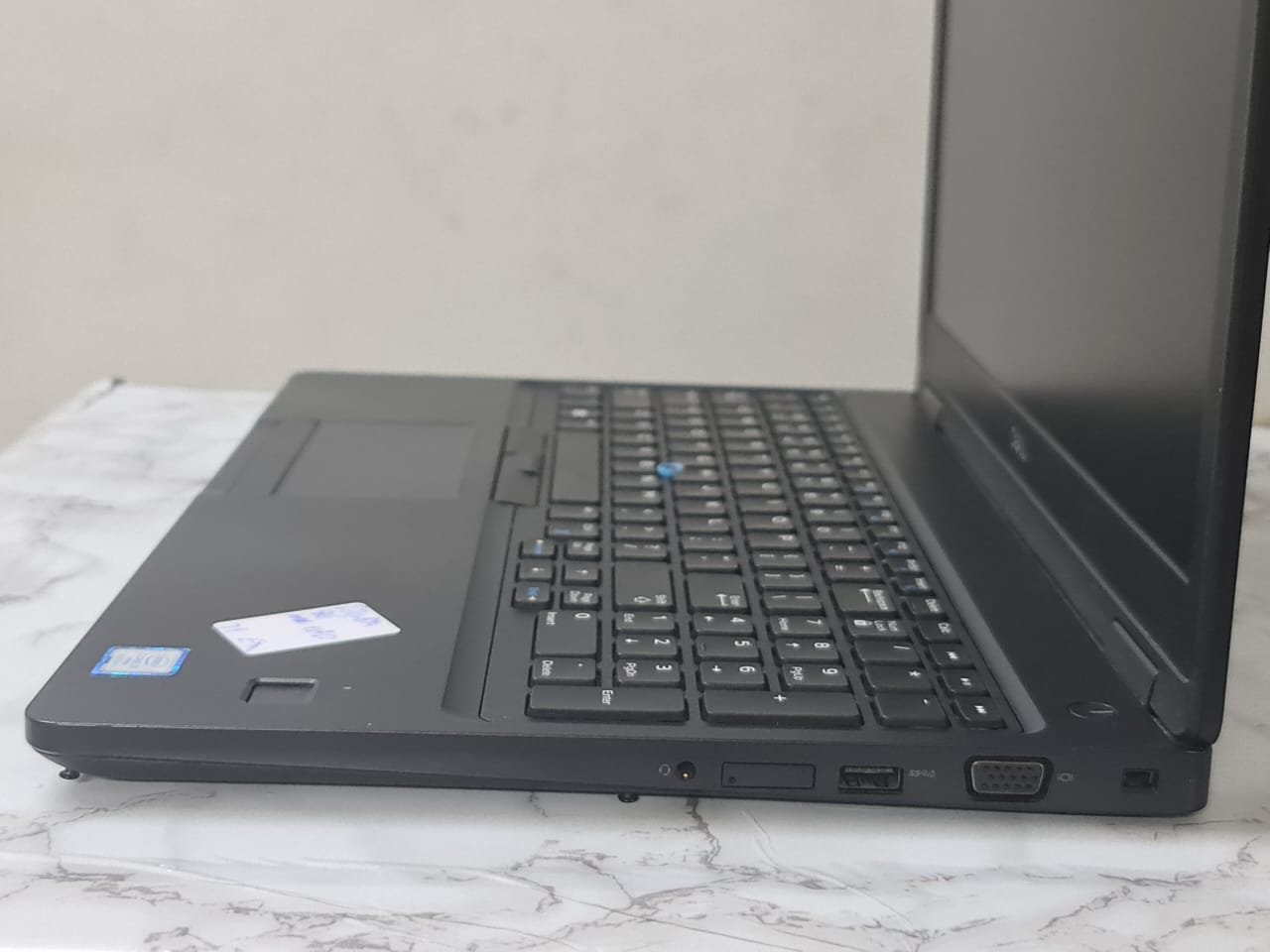 DELL Latitude 5590 Intel Core i7-8650U/8/256