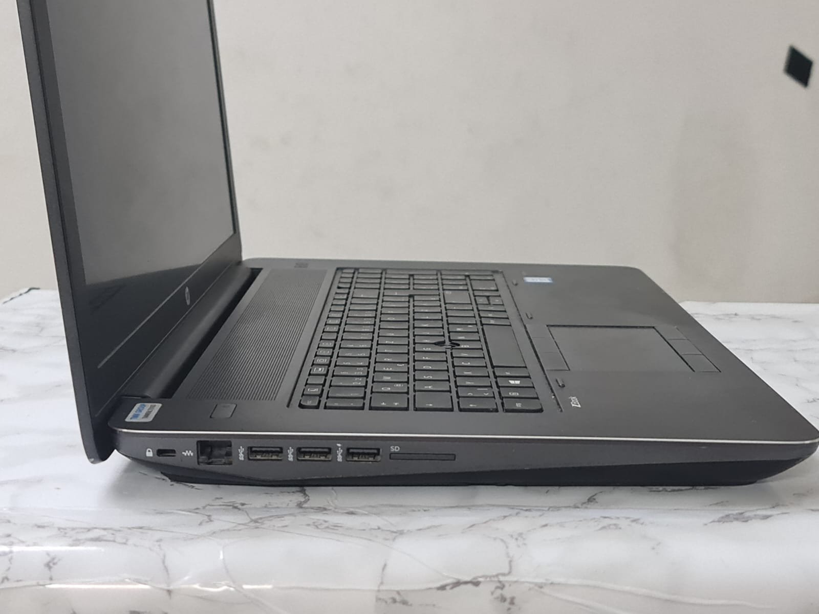 HP ZBOOK 17 G3 i5 6th 6440HQ VGA 2GB NVIDIA / 16 /256