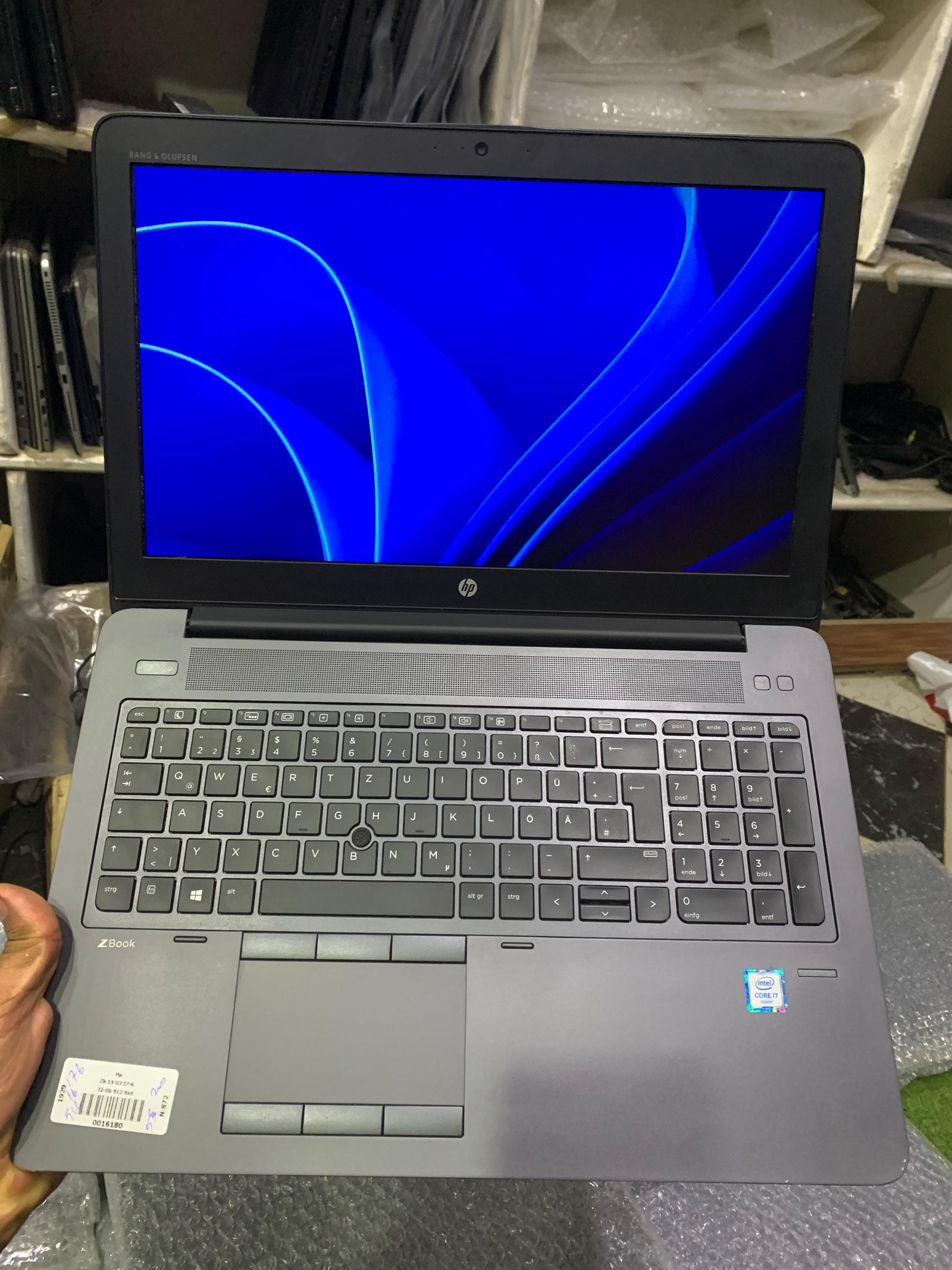 HP ZBOOK 15 G3 vga4