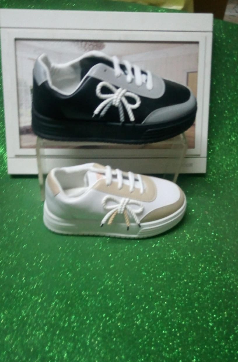 كوتشي  بناتي ولادي كرتونه 15 سعر 120ج