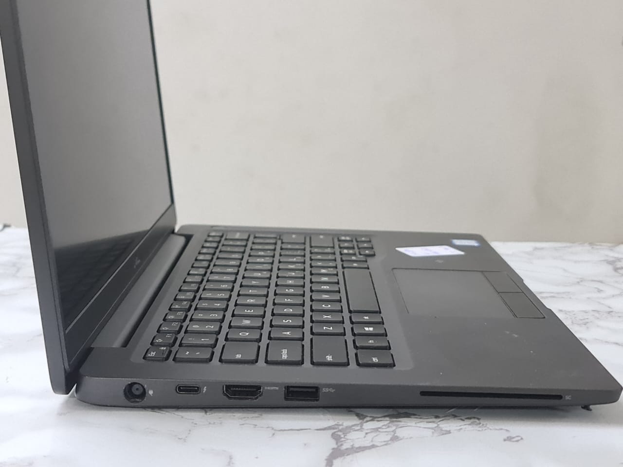 Dell Latitude 7400 Intel Core I5-8265U 8GB Ram 256GB SSD Intel UHD Graphics 620 14″ Inch FHD - 5