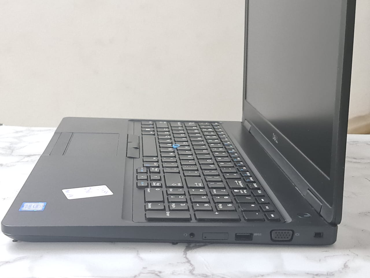 Dell Latitude E5590 Corei5 – 8350U – 8G Ram – 256G SSD – screen 15.6