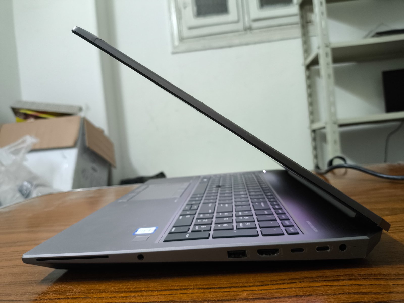 HP ZBook G5 – Core i7-8850H –RAM 16G – SSD 512 M2 – Nividia P2000 – for pes 22 – fifa 22 – for all adobe programs v