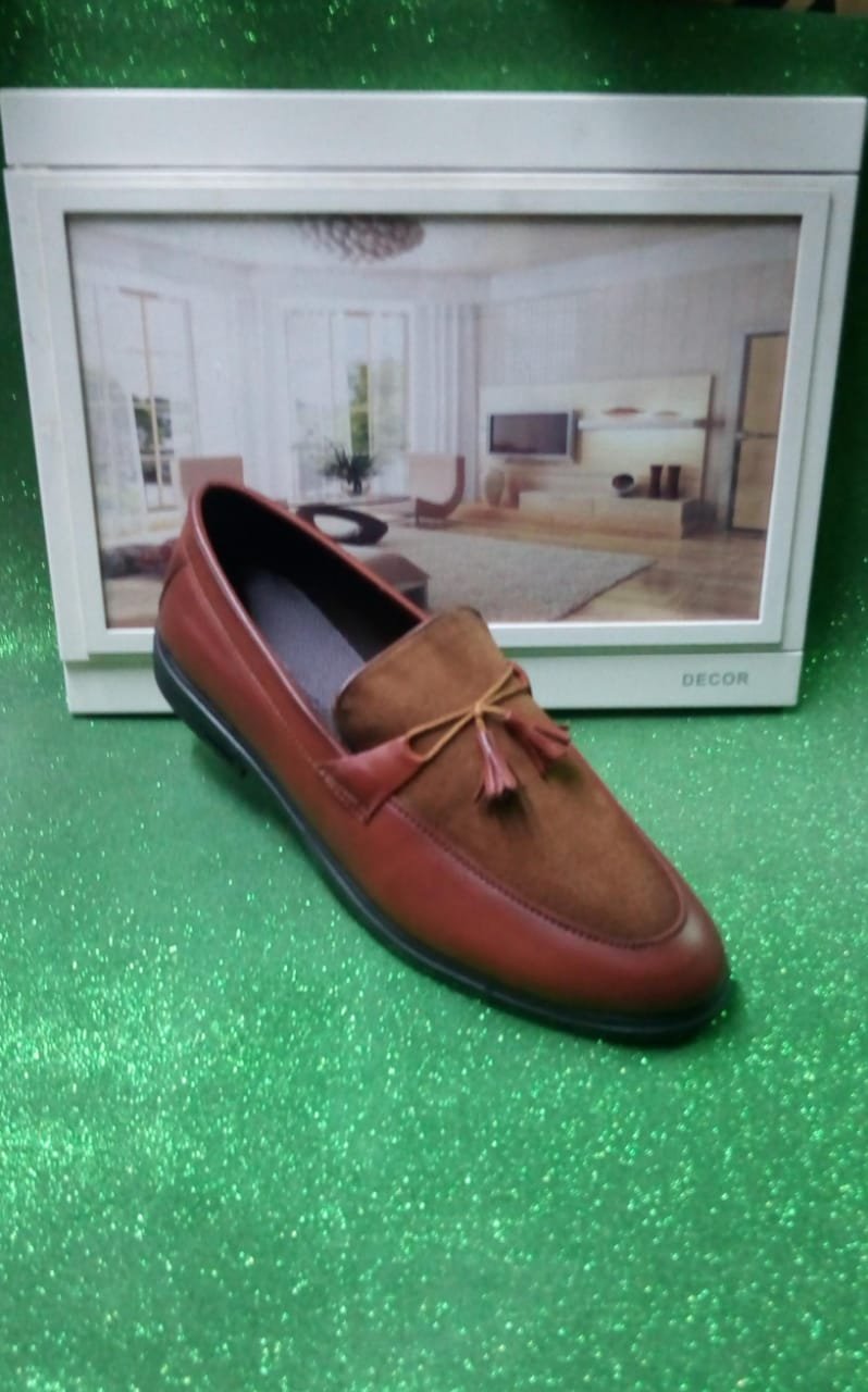 ج رجالي نعل ربر جلد مستورد بيعه 20كرتونه تباع علي بعضها   20  * 5جوز 100 جوز * سعر 150