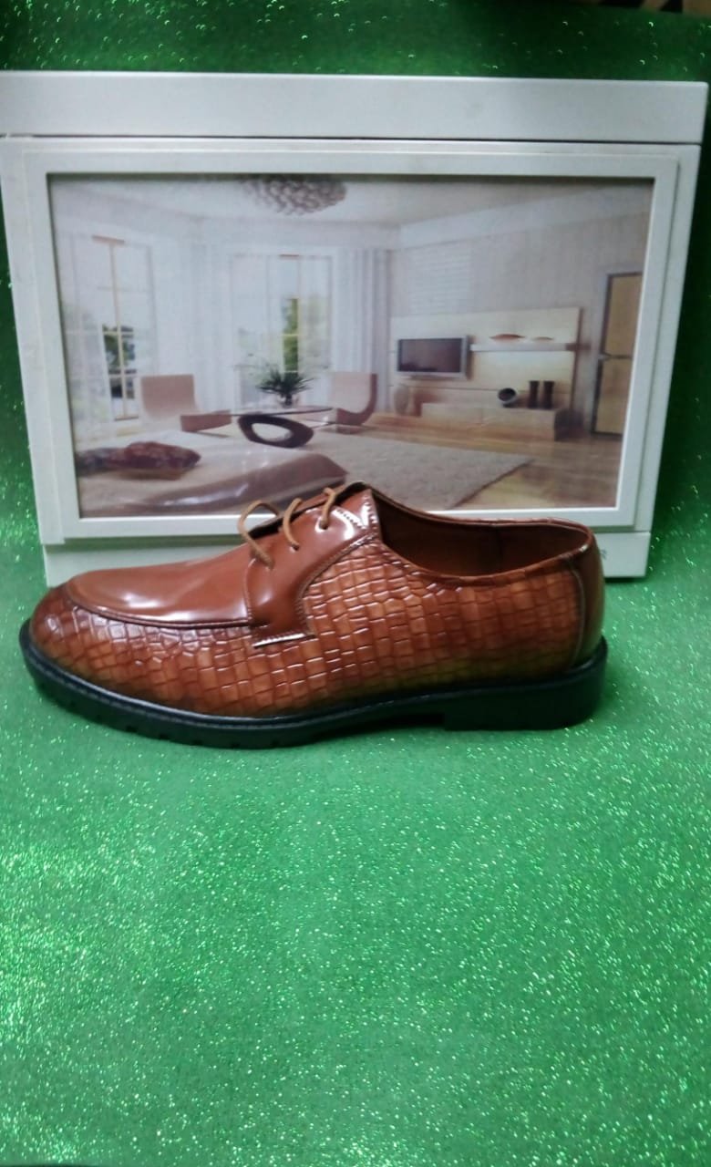ج رجالي نعل ربر جلد مستورد بيعه 20كرتونه تباع علي بعضها   20  * 5جوز 100 جوز * سعر 150