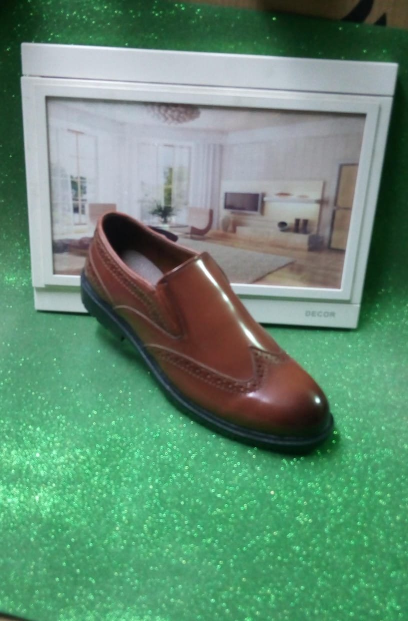 ج رجالي نعل ربر جلد مستورد بيعه 20كرتونه تباع علي بعضها   20  * 5جوز 100 جوز * سعر 150