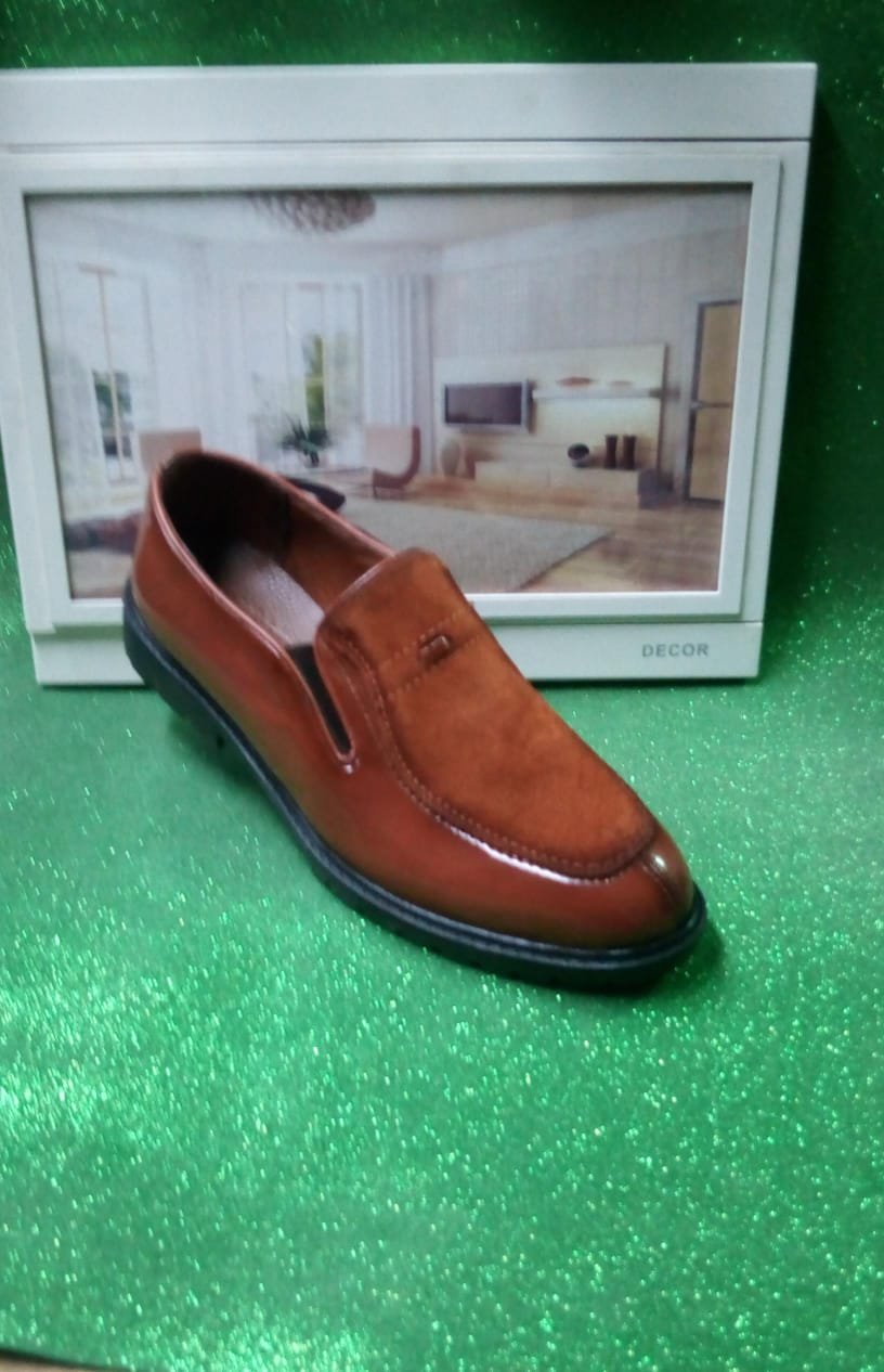 ج رجالي نعل ربر جلد مستورد بيعه 20كرتونه تباع علي بعضها   20  * 5جوز 100 جوز * سعر 150
