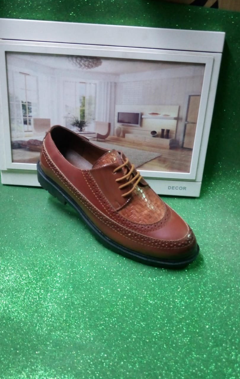 ج رجالي نعل ربر جلد مستورد بيعه 20كرتونه تباع علي بعضها   20  * 5جوز 100 جوز * سعر 150
