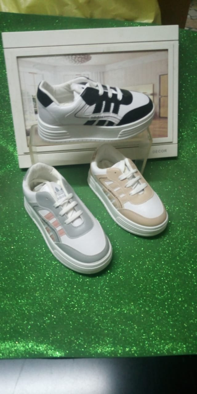 كوتشي  بناتي ولادي كرتونه 15 سعر 120ج