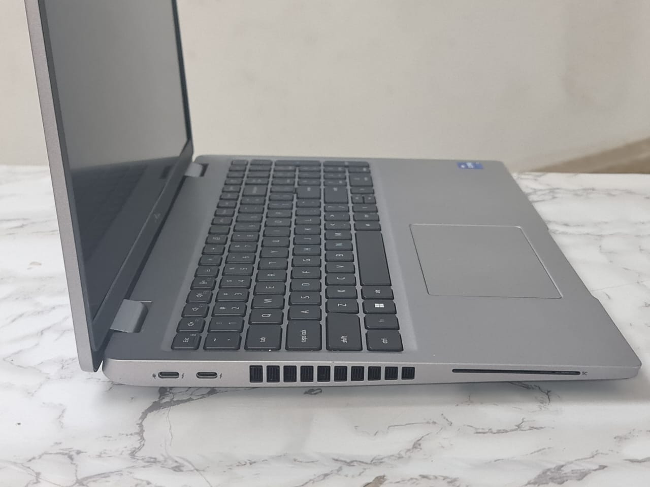 Dell Latitude 5520 Core i7 1185g7 – Ram 8G – 256G SSD – intel irex
