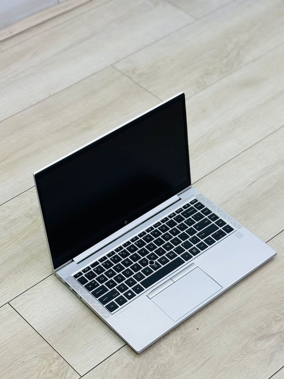 HP EliteBook 845 G8💻