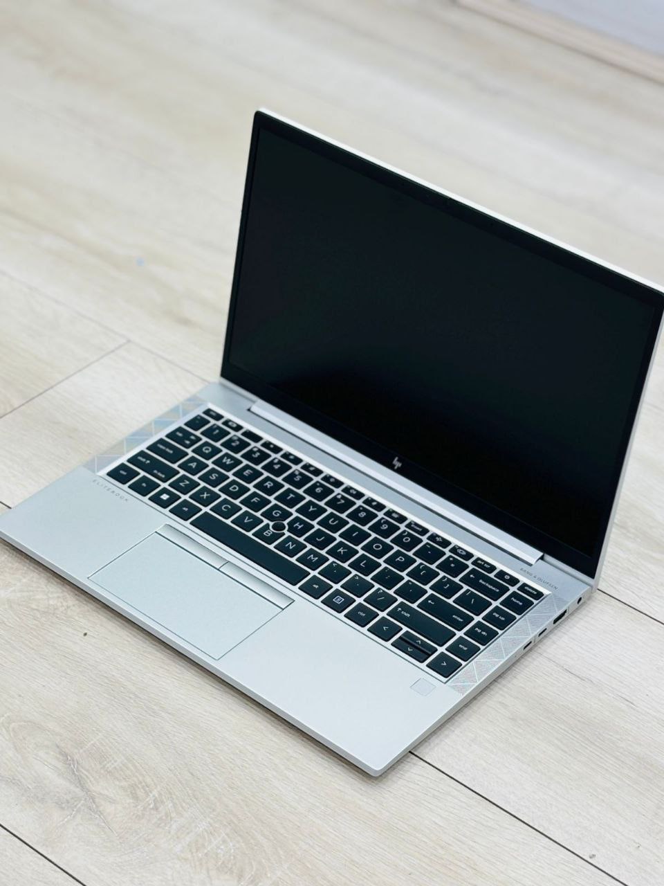 HP EliteBook 845 G8💻