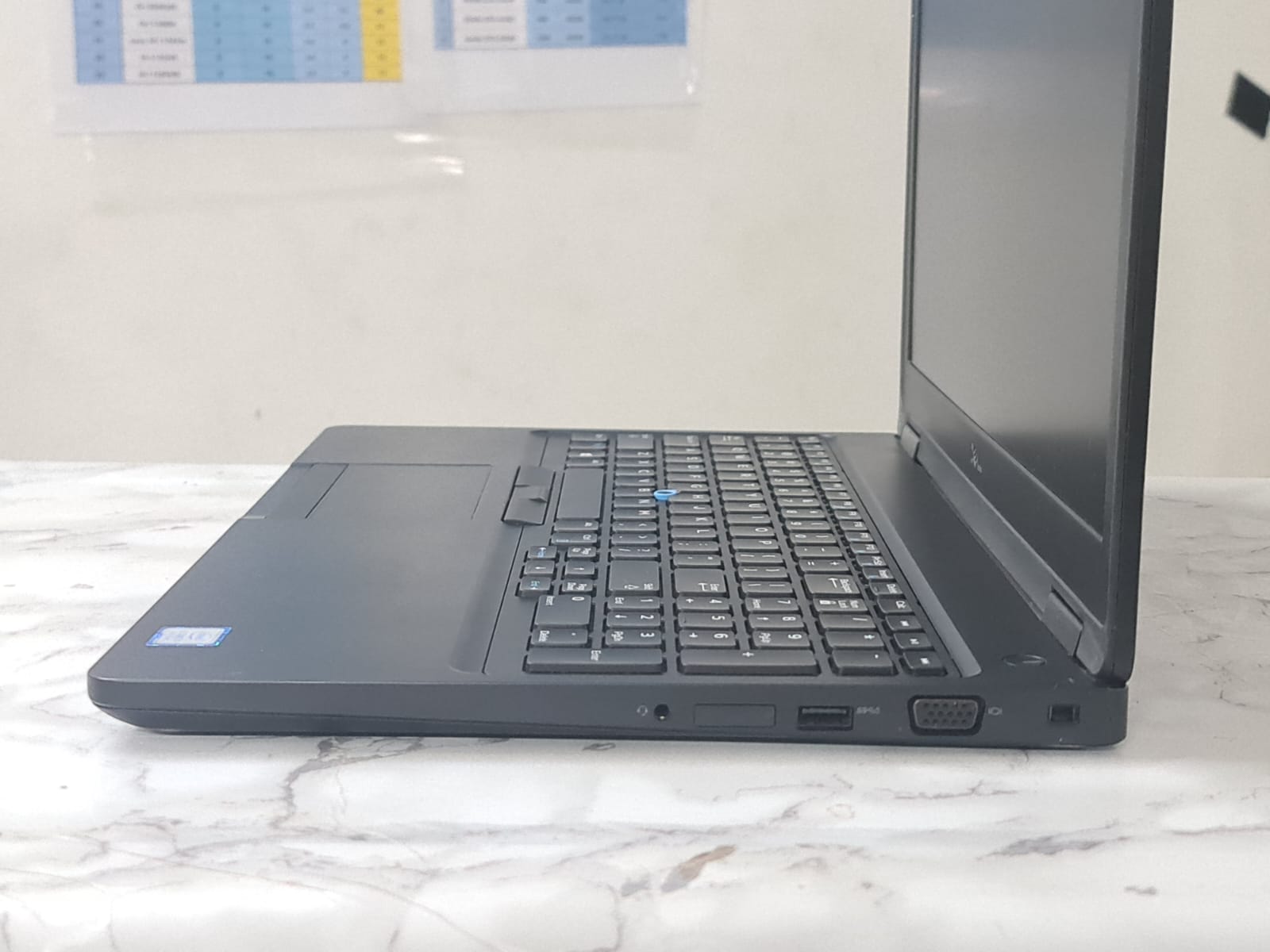 Dell Latitude E5590 Corei7 – 8650U – 8G Ram – 256G SSD – screen 15.6