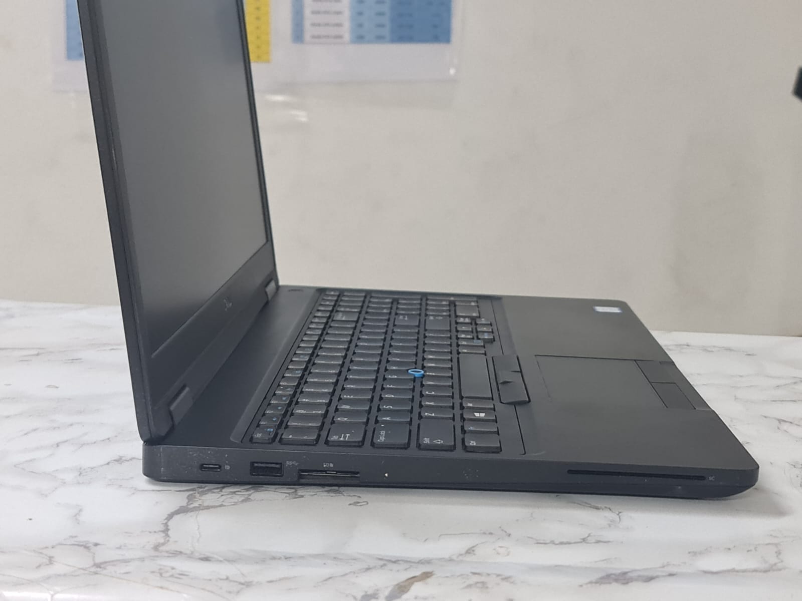 Dell Latitude E5590 Corei7 – 8650U – 8G Ram – 256G SSD – screen 15.6