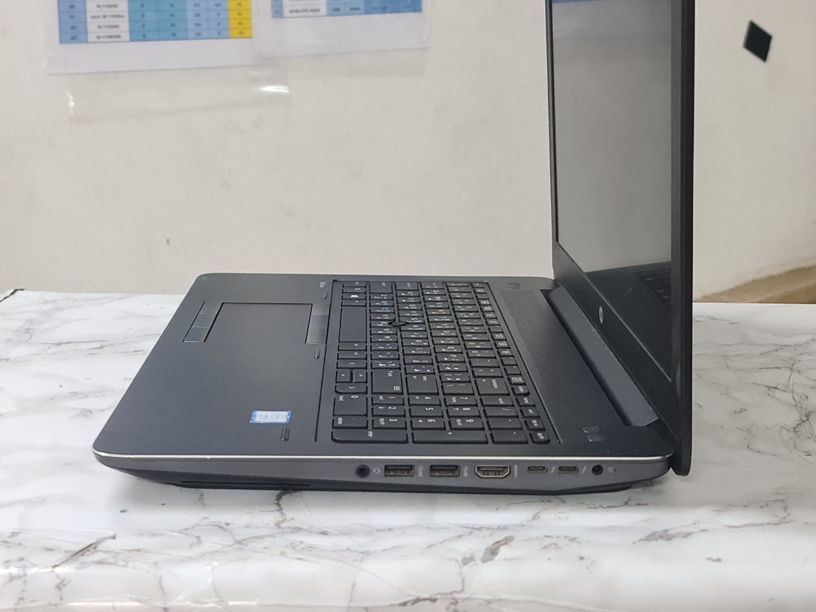 HP ZBOOK 17 G3 – CORE I5 HQ – SSD 256G – RAM 16G – NVIDEA M1000M 2G - 3