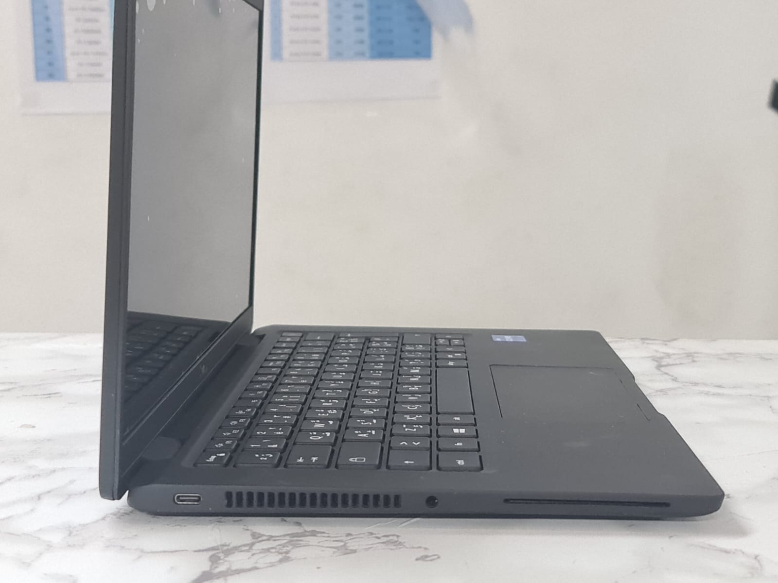 ديل لاتيتود 7320 – زي الجديد – معالج إنتل Core i7 الجيل الحادي عشر، رام 32 جيجابايت، قرص SSD NVMe بسعة 256 جيجابايت، كرت شاشة Intel Iris Xe، شاشة 13.3 بوصة FHD