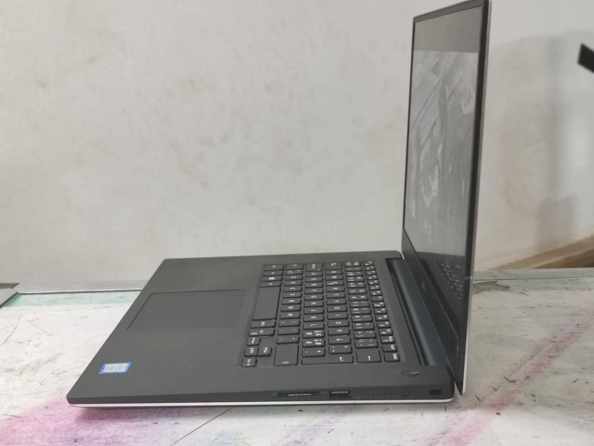 Dell Latitude 5530 Laptop Intel Core i5 12th 1245U , Intel UHD Graphics Card , 15.6″ FHD ,8GB RAM ,256GB SSD M.2 Window 11 بالكارتونة كالجديد تماما - 3