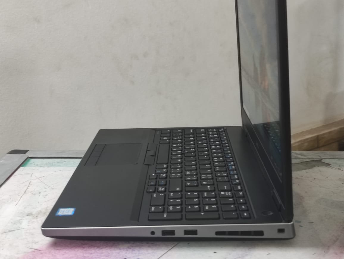 Dell Precision 7530 intal core i7 8750h – 512 SSD NVME – 16G RAM – NVIDEA P2000 4G DDR5 القوة والكفائة والسرعه في جهاز واحد - 5